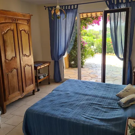 Lou Pei Magnifique Vue Piscine Chauffee 10x5m 5 Ch 5sdb Villa Les Issambres