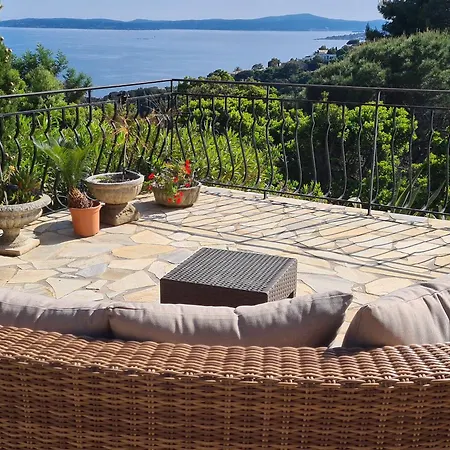 Lou Pei Magnifique Vue Piscine Chauffee 10x5m 5 Ch 5sdb