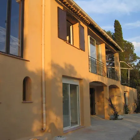 Lou Pei Magnifique Vue Piscine Chauffee 10x5m 5 Ch 5sdb * Les Issambres